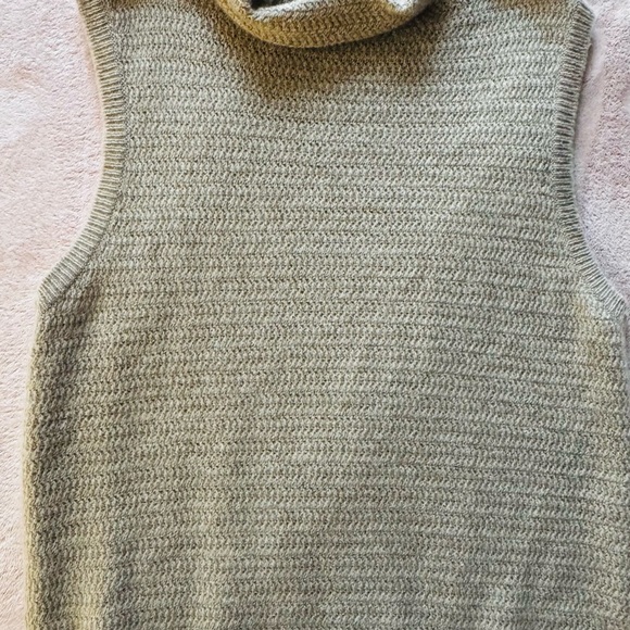 Ralph Lauren Sweaters - Ralph Lauren Olive Knit Turtleneck Sweater